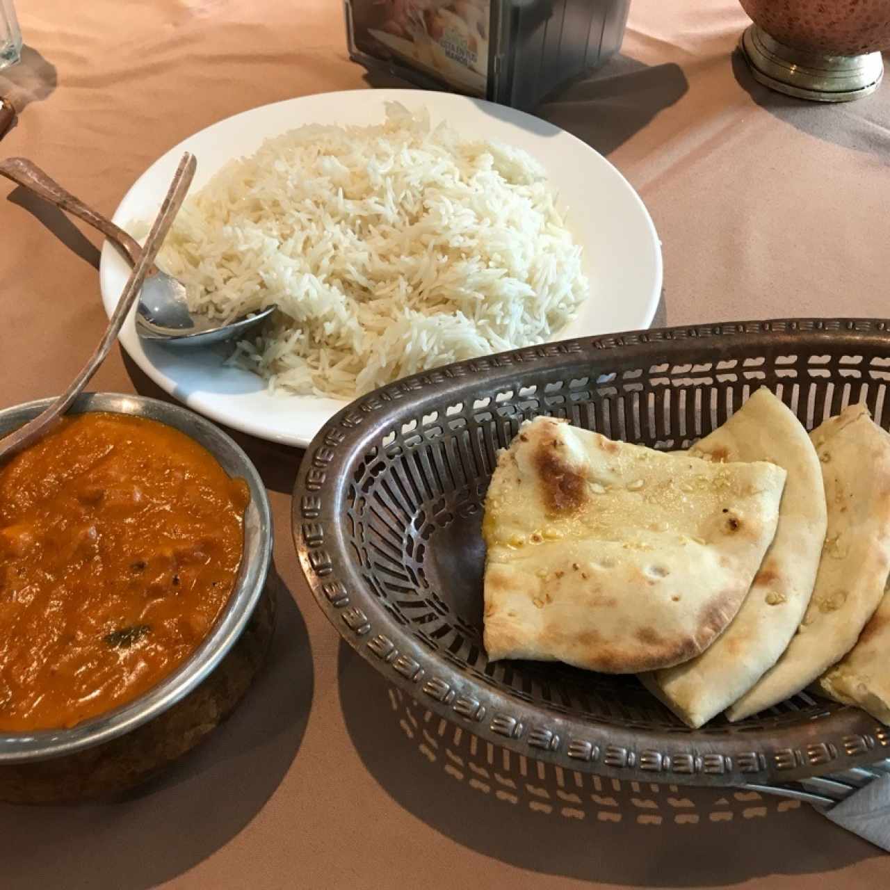 Tikki Masala Chicken, arroz y Naan