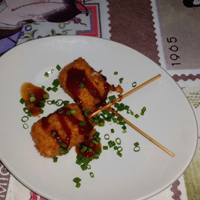 Brochetas de queso gouda