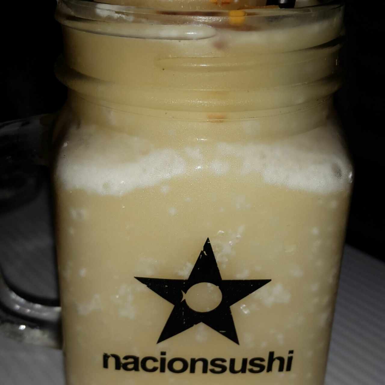 Jugo de piña, limón y coco