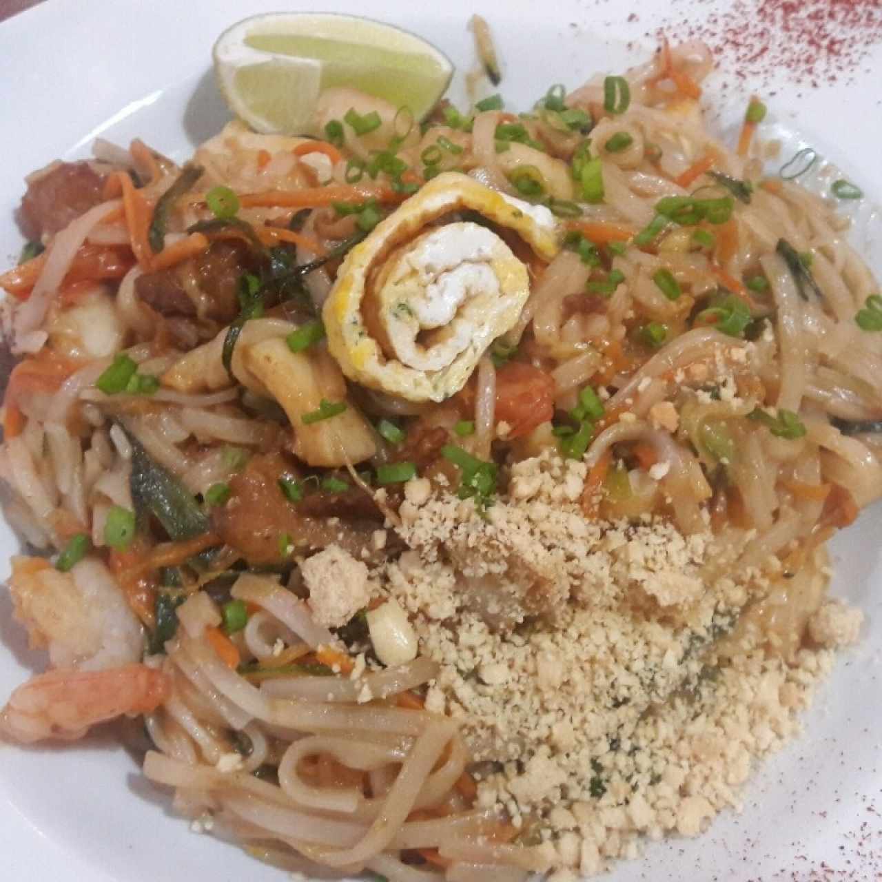 Pad thai de mariscos