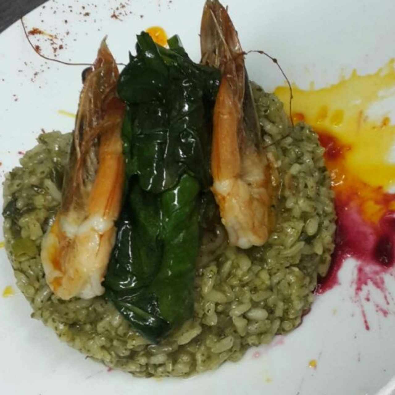 Risotto Mare e Terra: Langostinos, camarón y pesto de espinaca. 