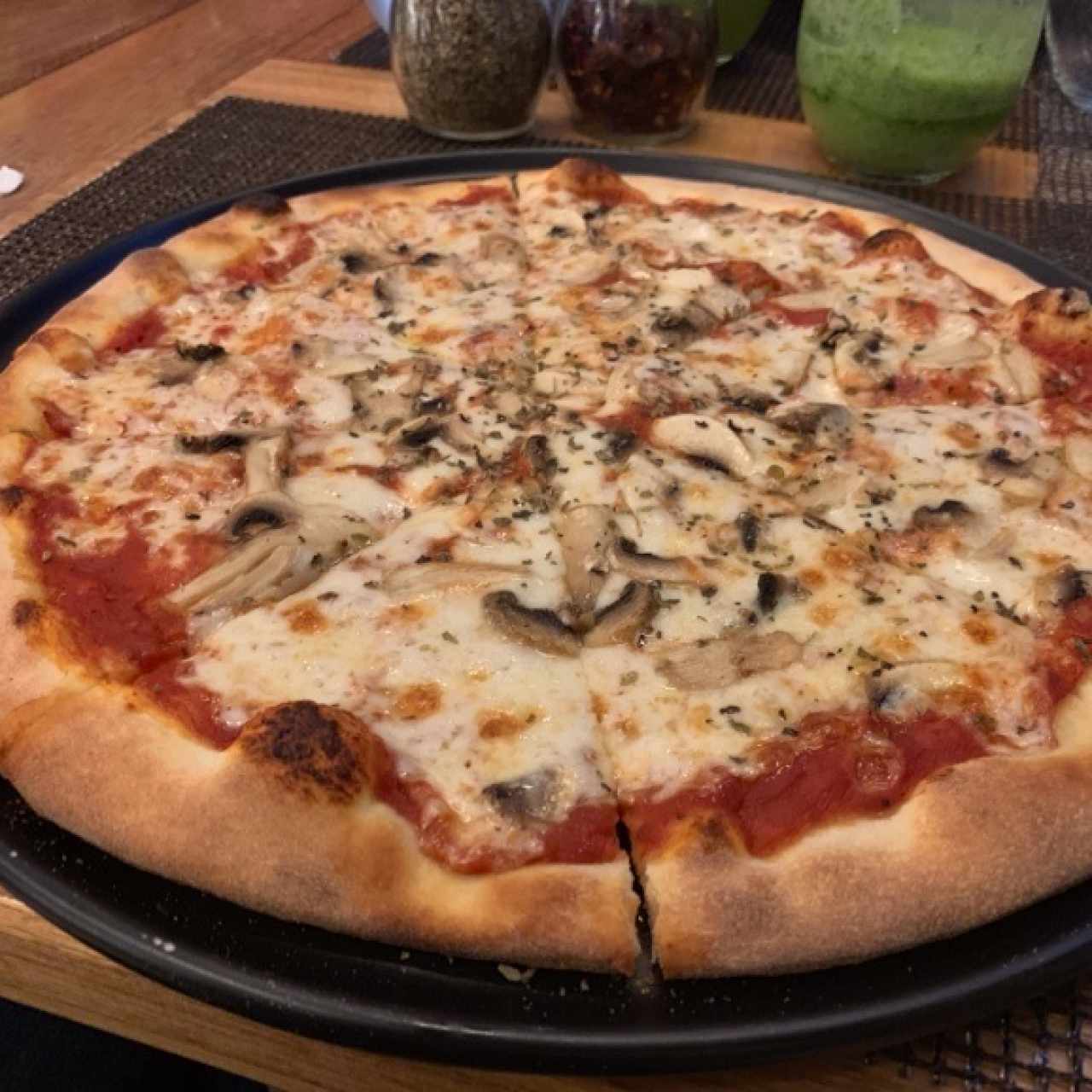 Pizza con Hongos