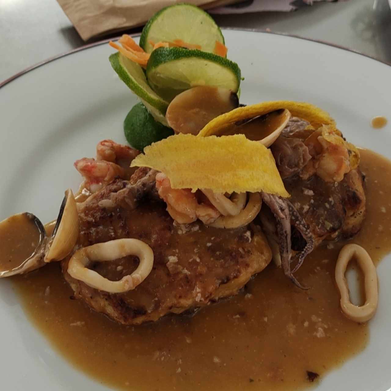 Filete de Corvina en salsa Marinera