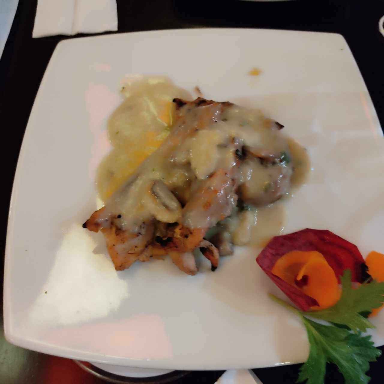 pollo con champiñones