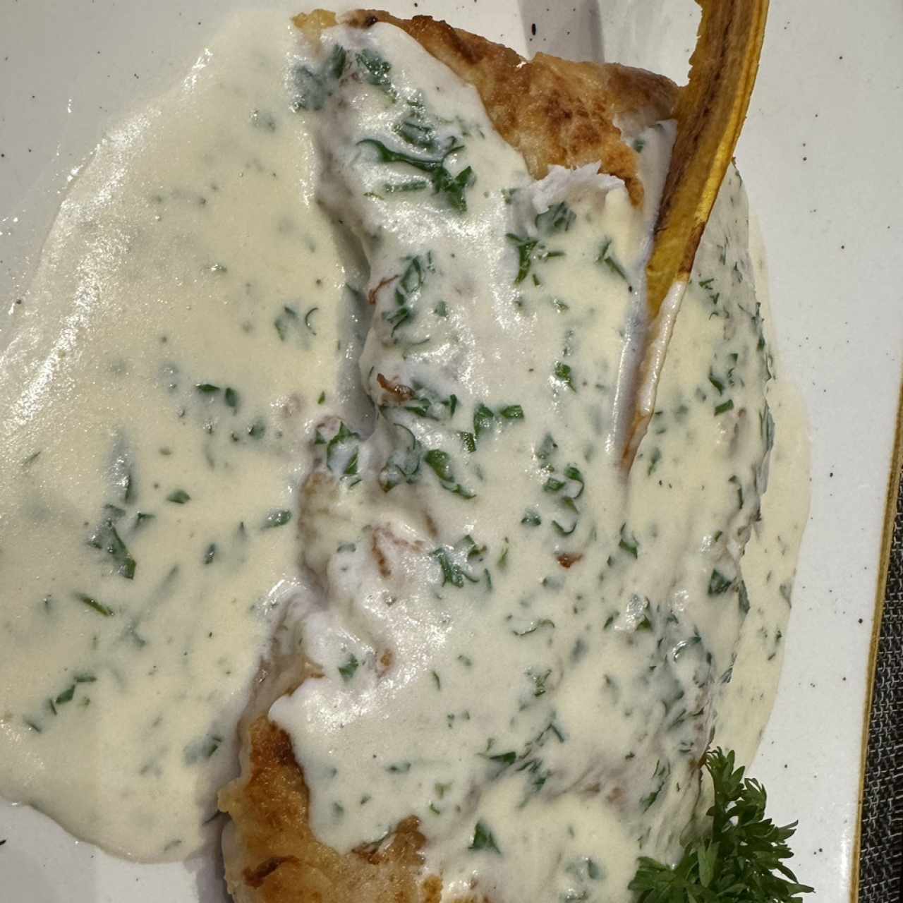 FILETE DE CORVINA AL AJILLO