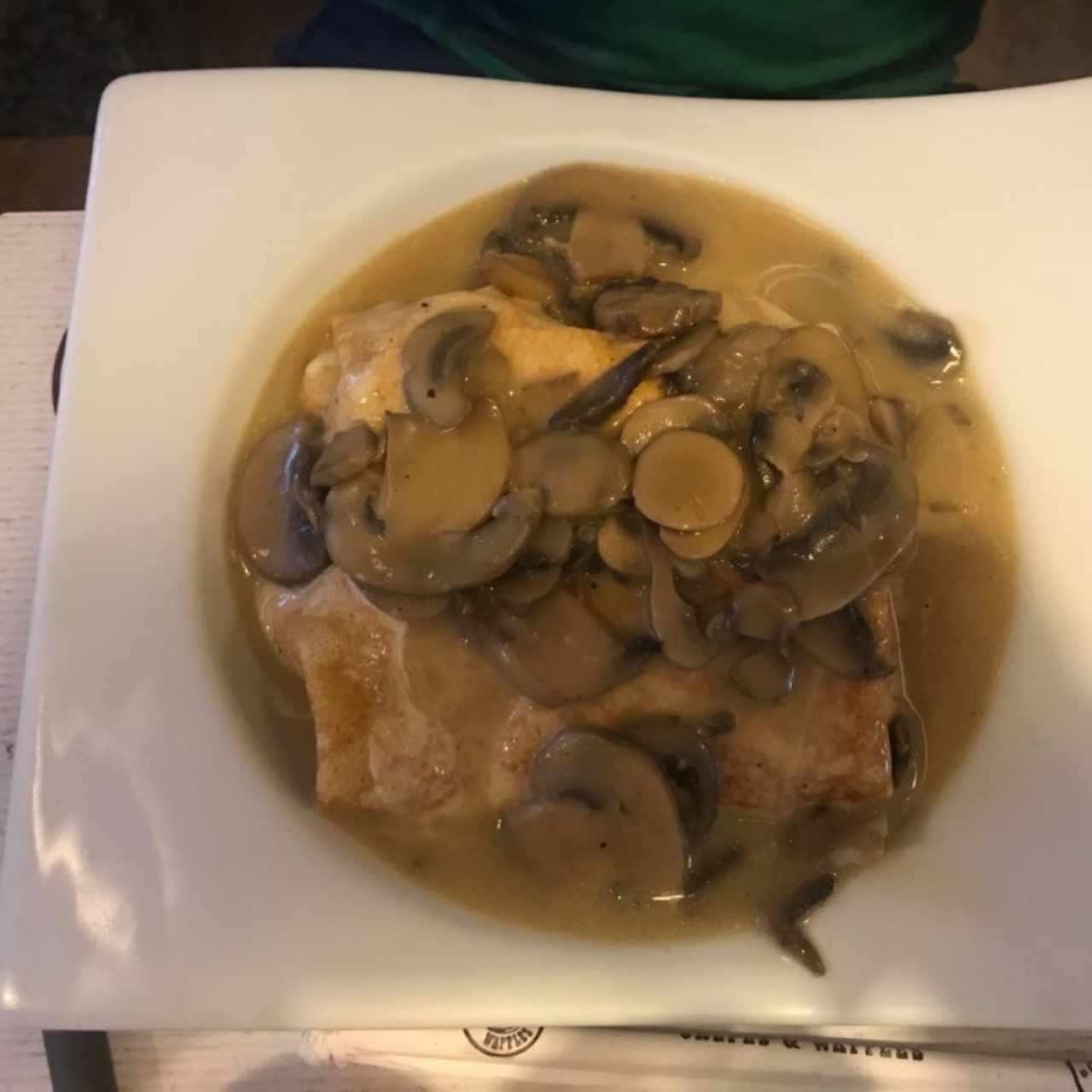 Pollo con Champiñones