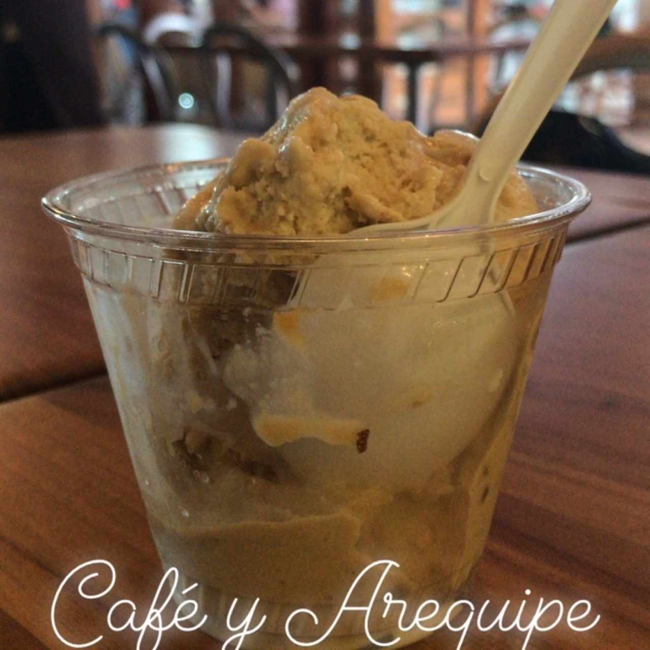 Helado Café y Arequipe 