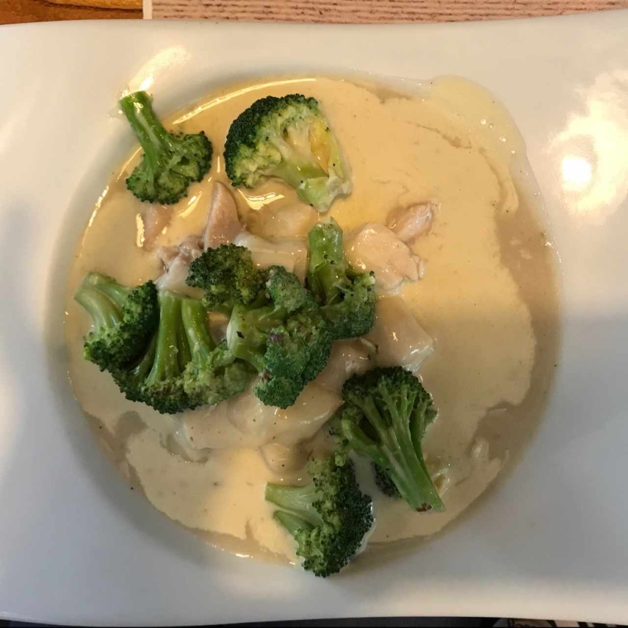 Crepe de pollo, brocoli y queso (sin crepe)