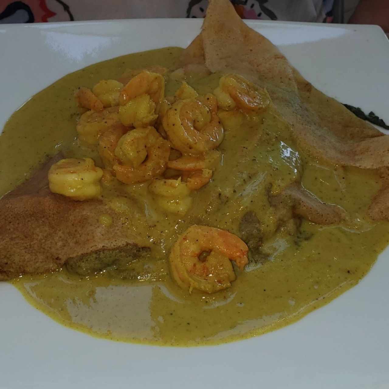Crepe camarones curry