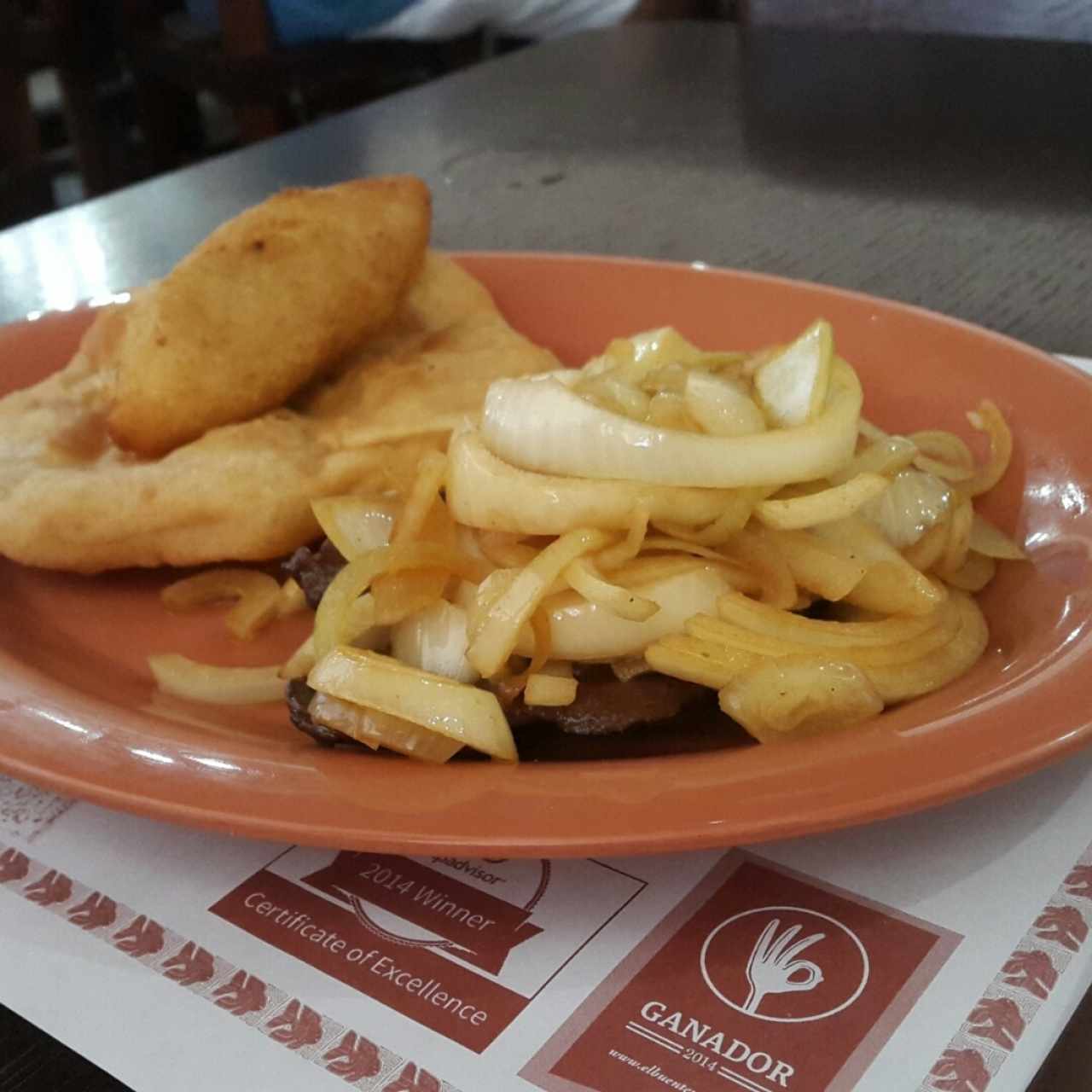 hígado con doble encebollado 