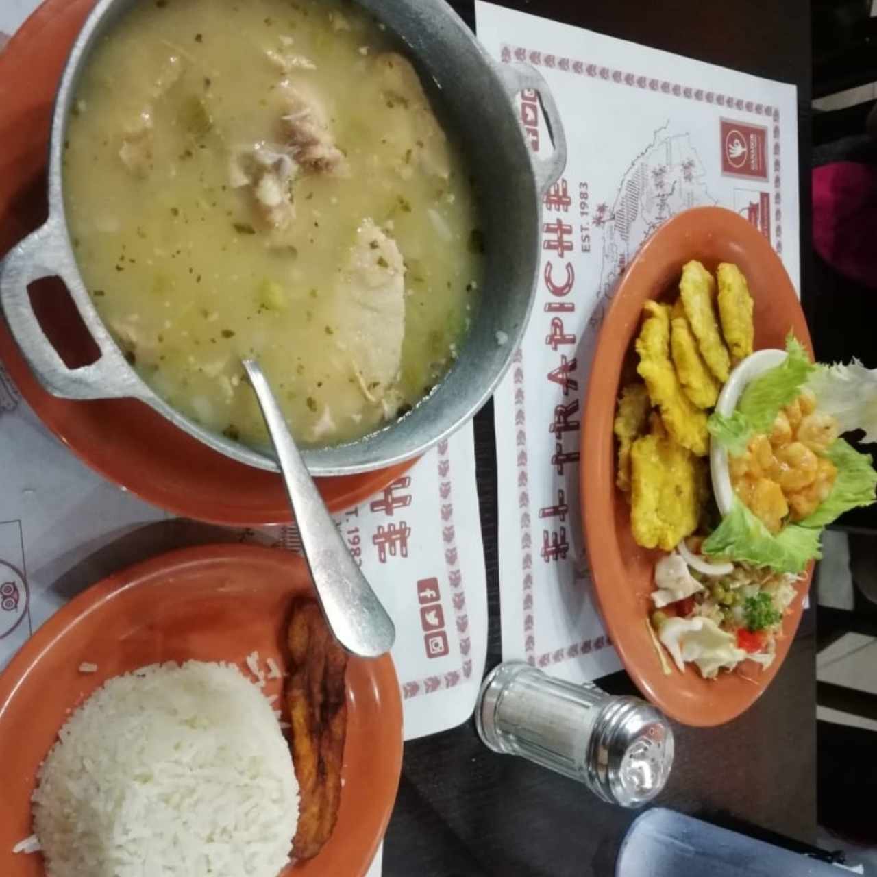 sancocho y camarones al ajillo