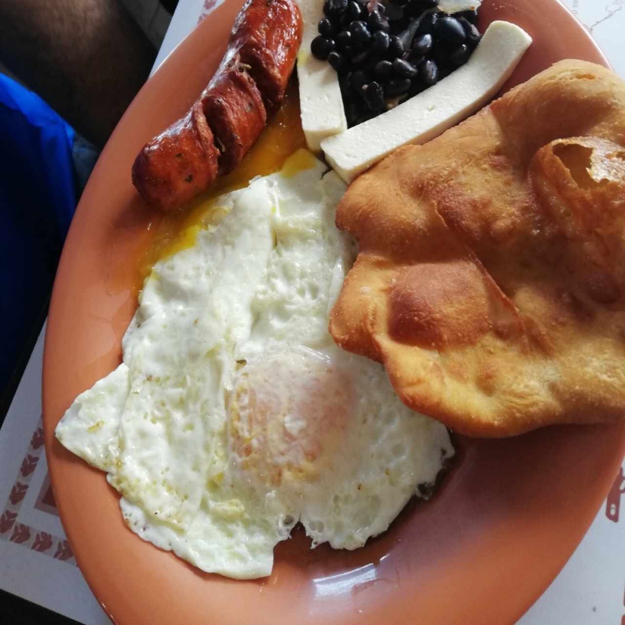 desayuno típico trapiche