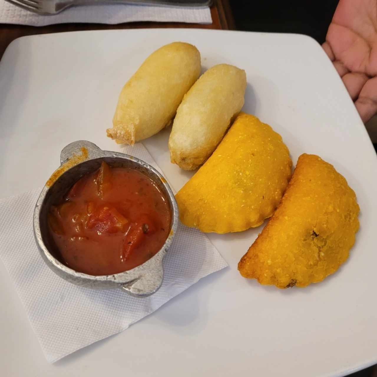 Carimañolas y empanadas ropa vieja 