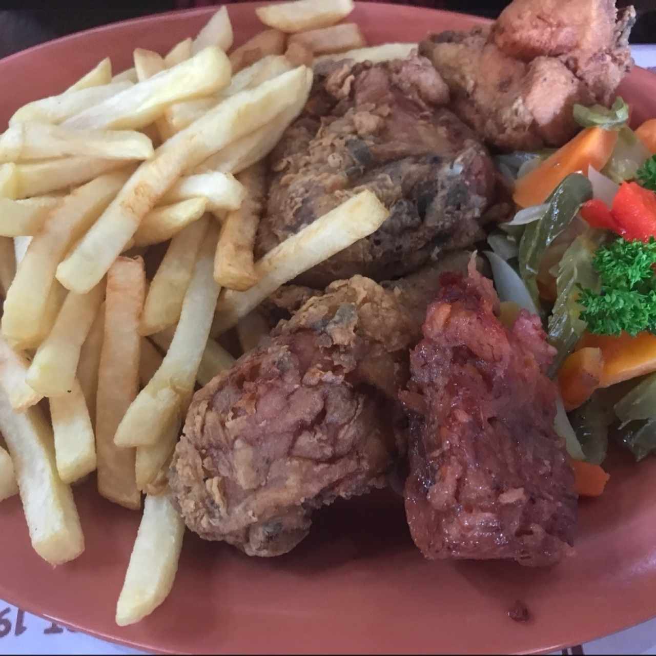 pollo frito con papas 