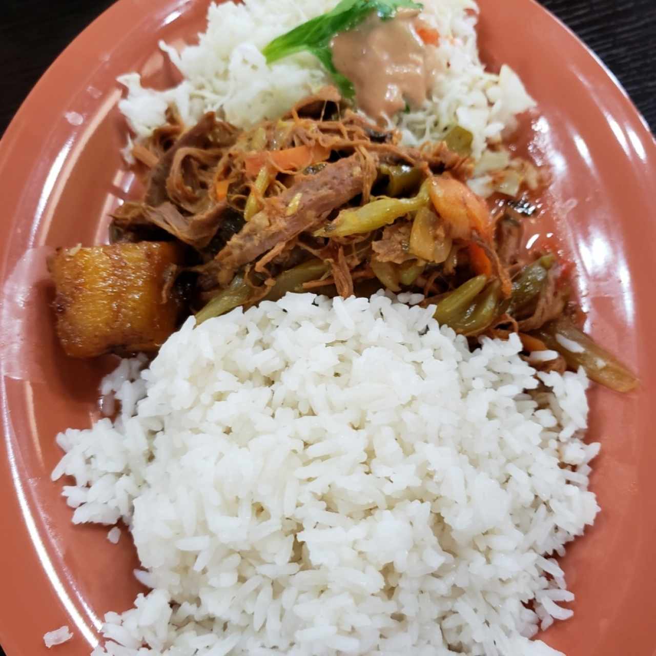 ropa vieja con arroz blanco 