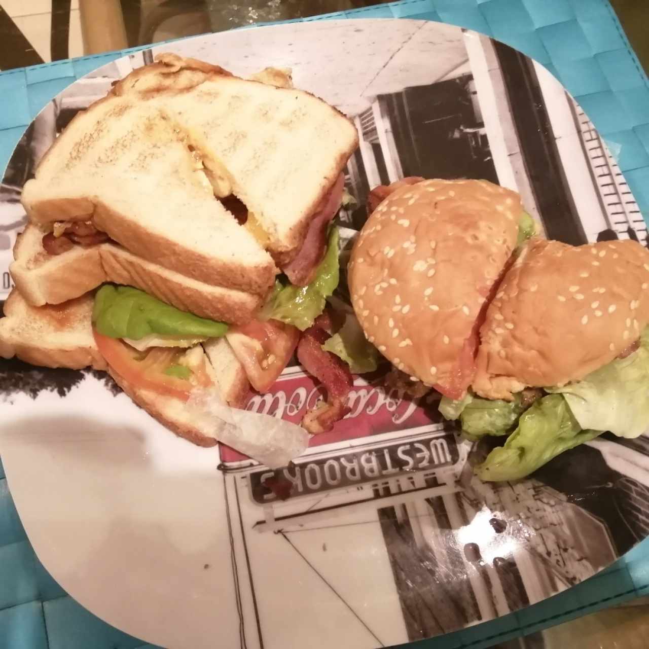 Emparedados - Emparedado con Todo y Hamburguesa