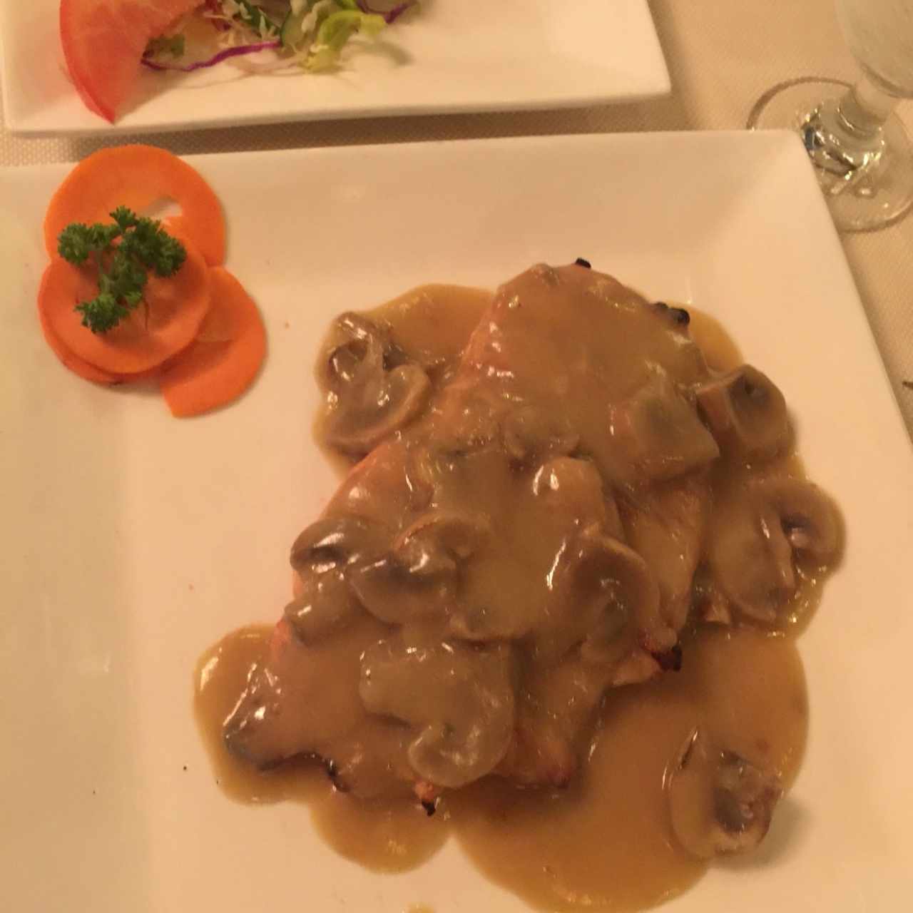 pollo con champiñones