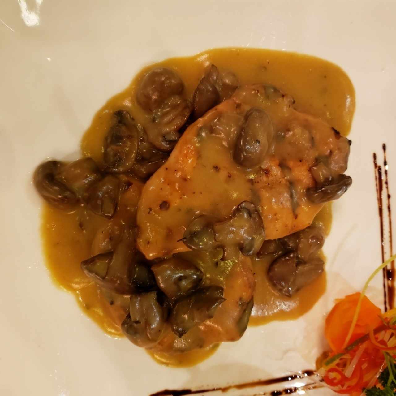 Pollo con Hongos