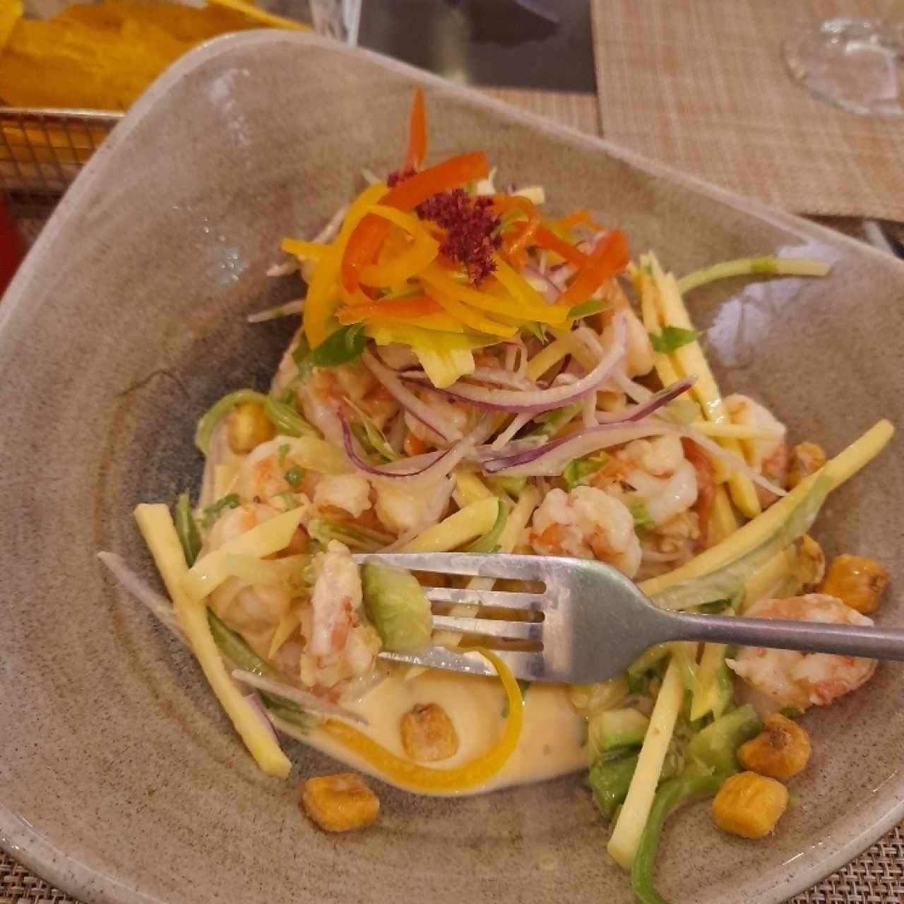 CEVICHE PERUANO FUSIÓN DE CAMARÓN