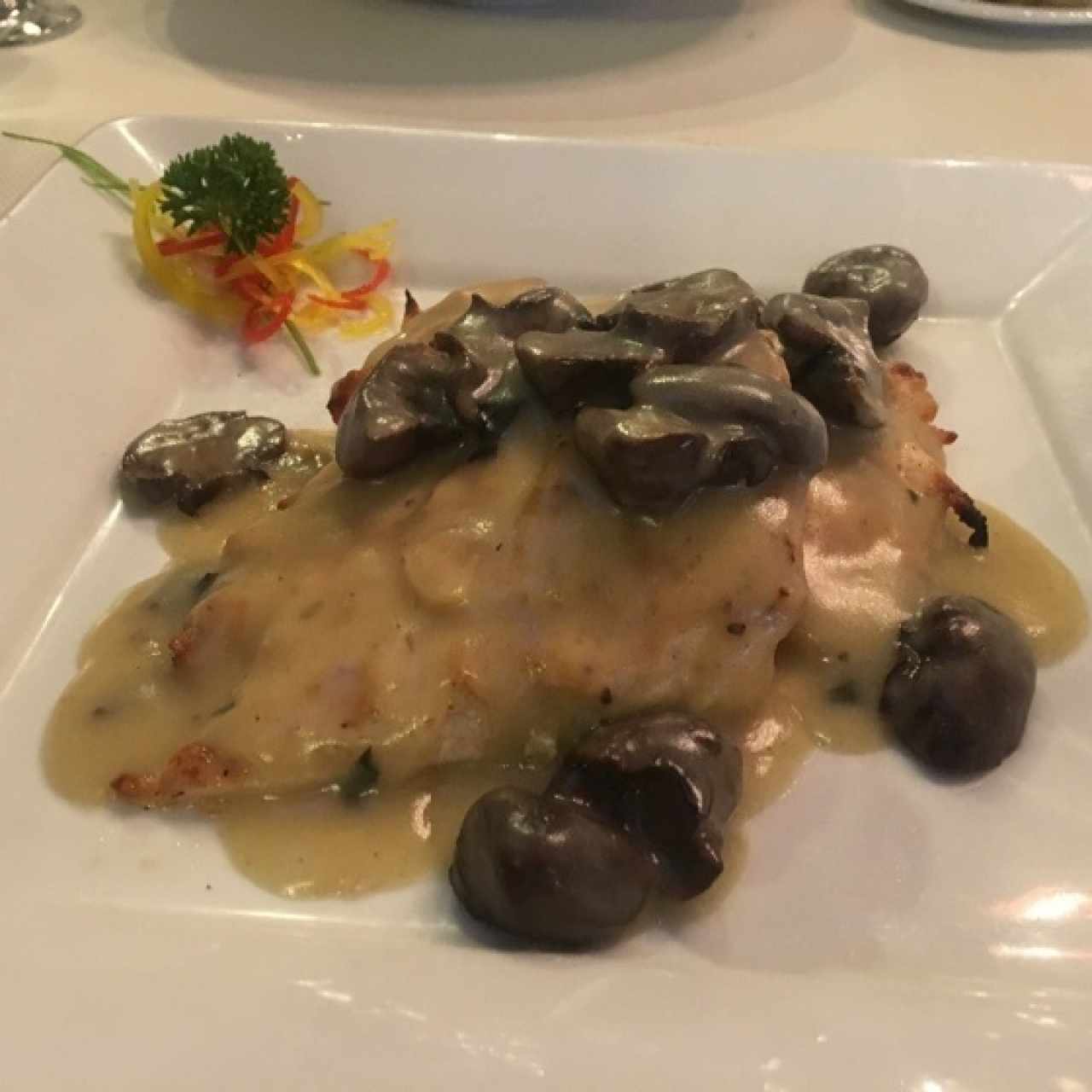 Filete de pollo con champiñones