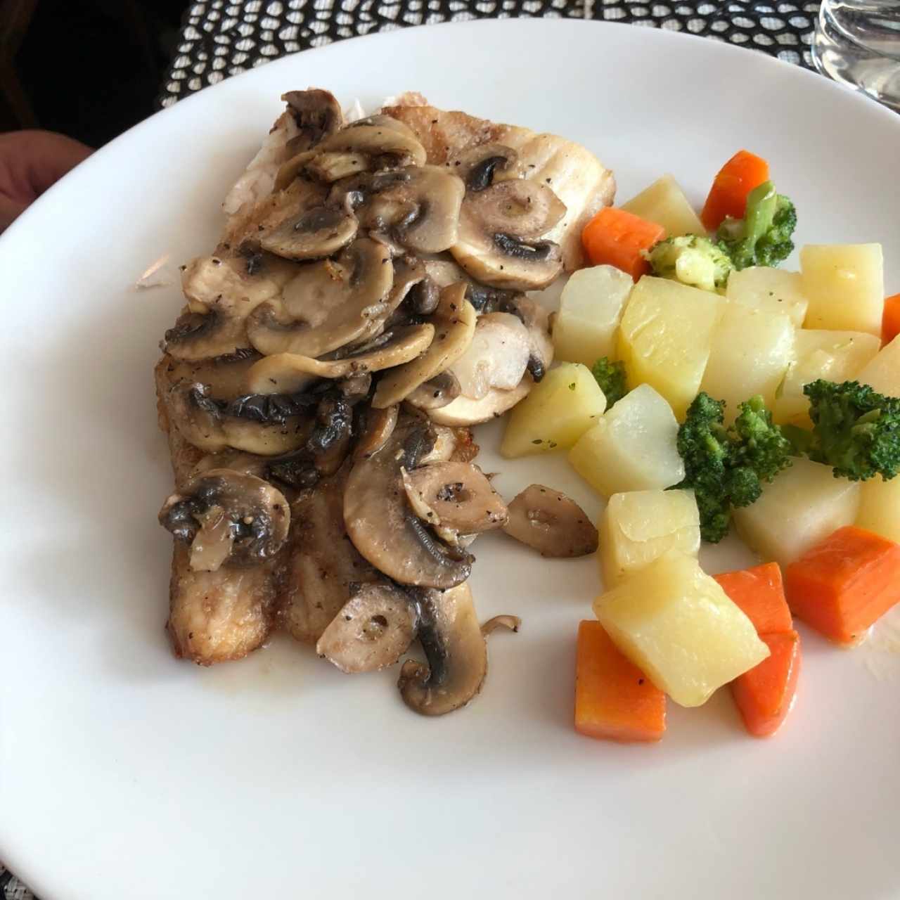 corvina con champiñones