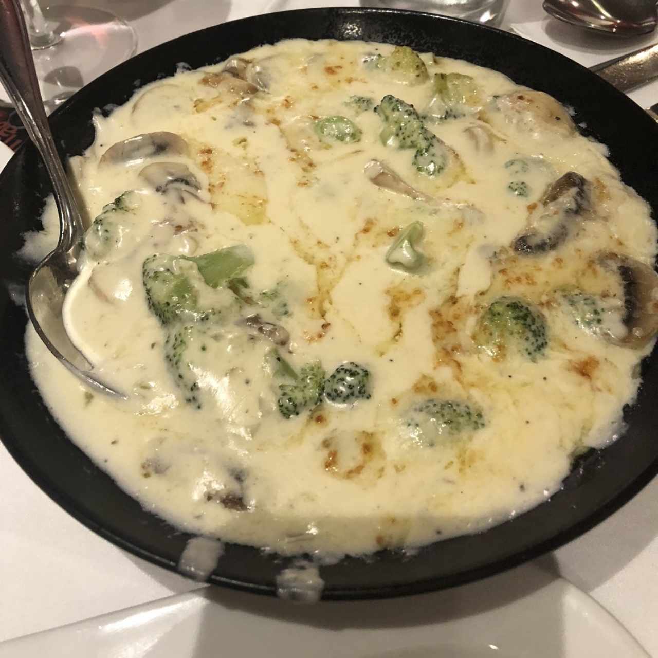 Brocoli y hongos al gratin