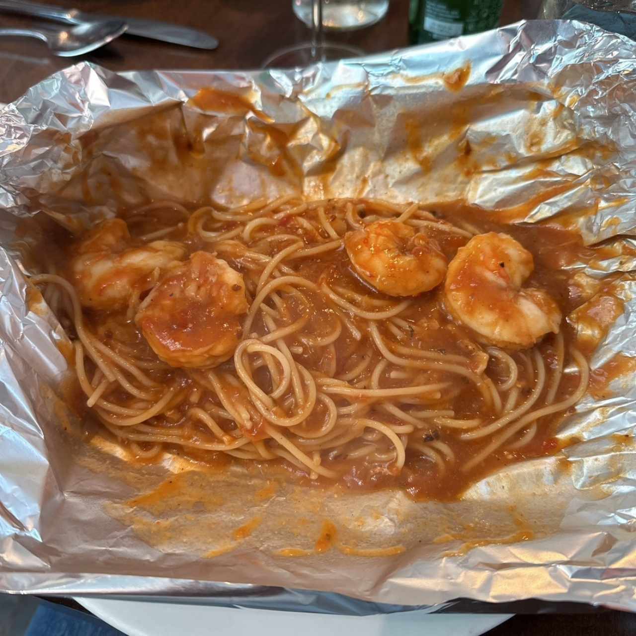 Cartucho de espaguetini con langostinos 