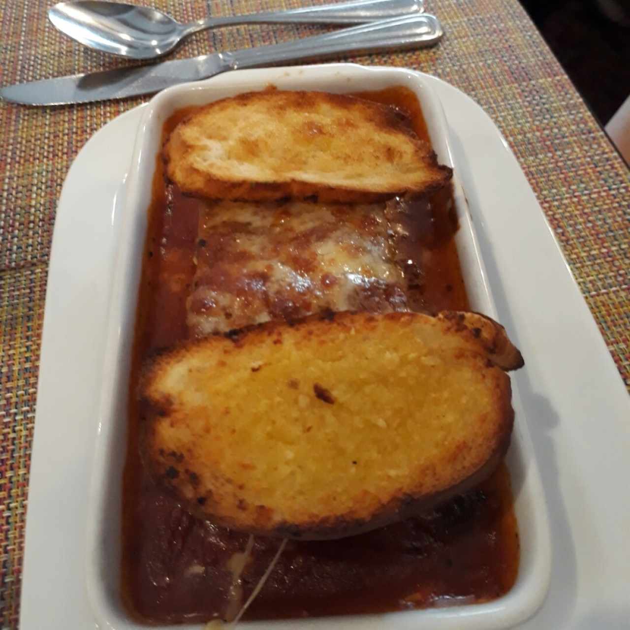 Lasaña de carne con mozarela