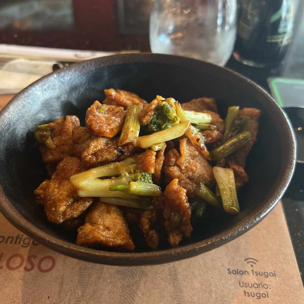 Platos Fuertes - Mongolian chickeen