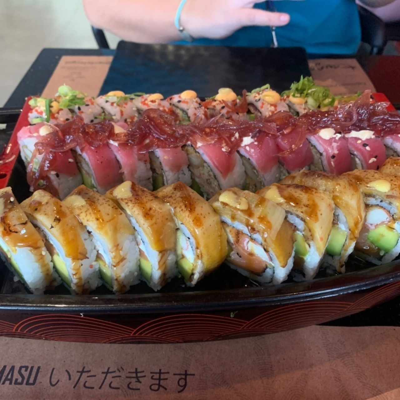 Bote de sushi variado