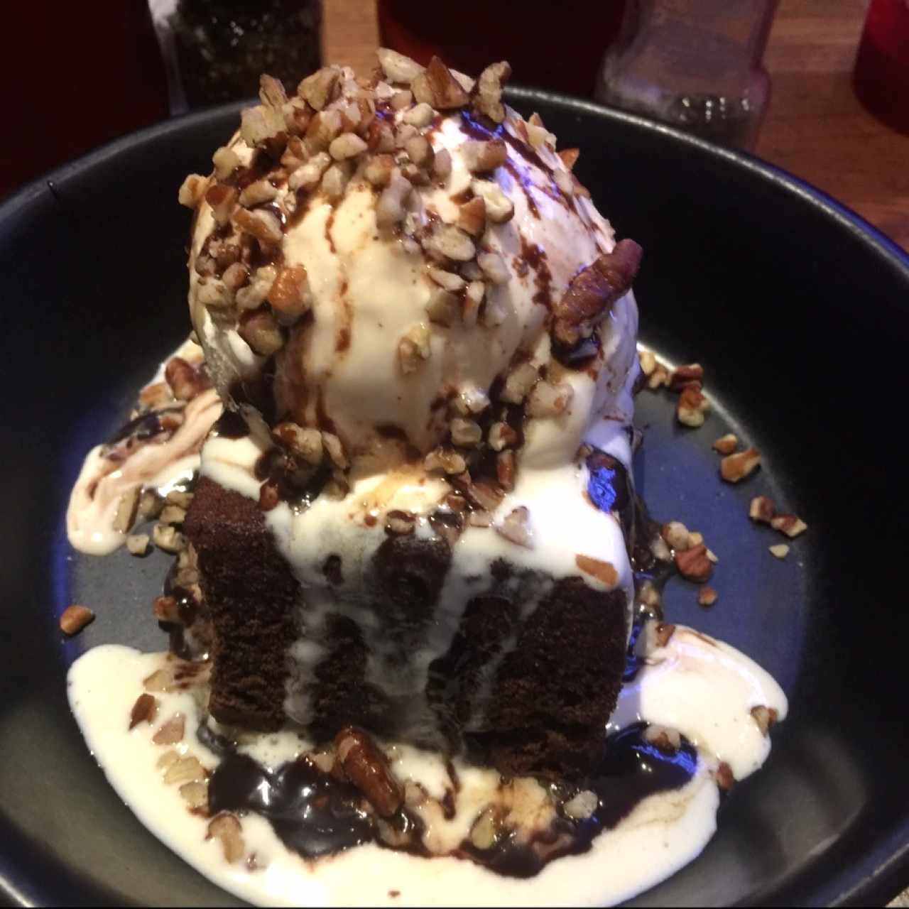 brownie con helado