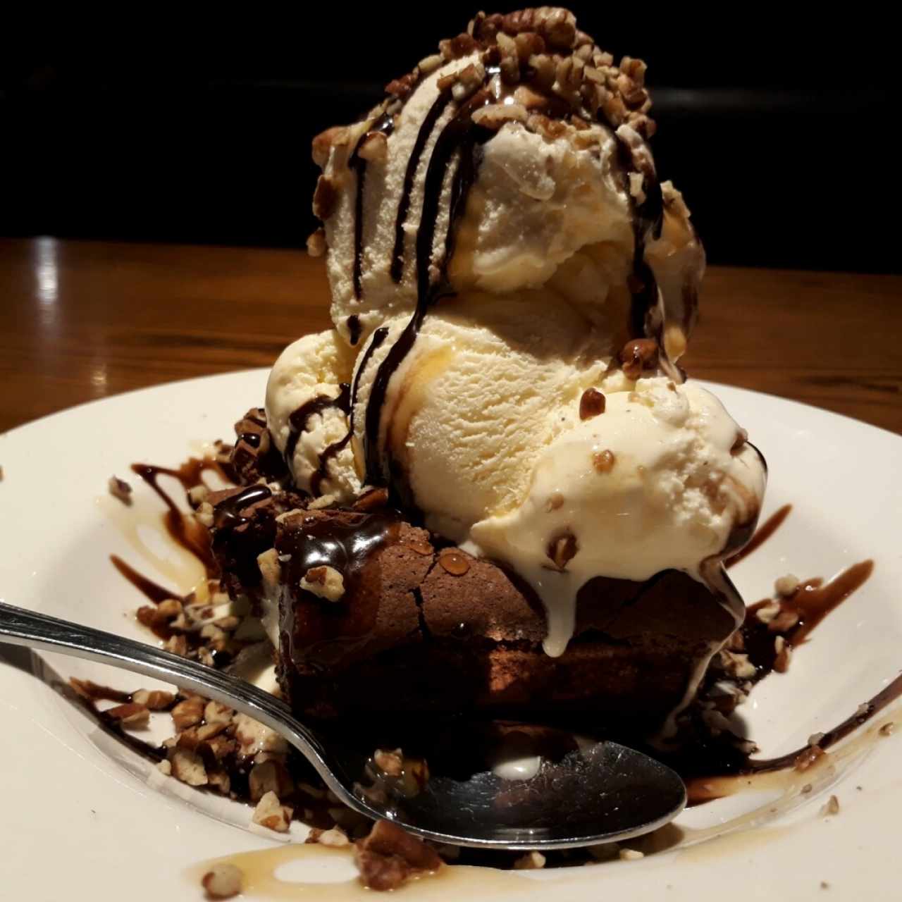 Brownie con helado