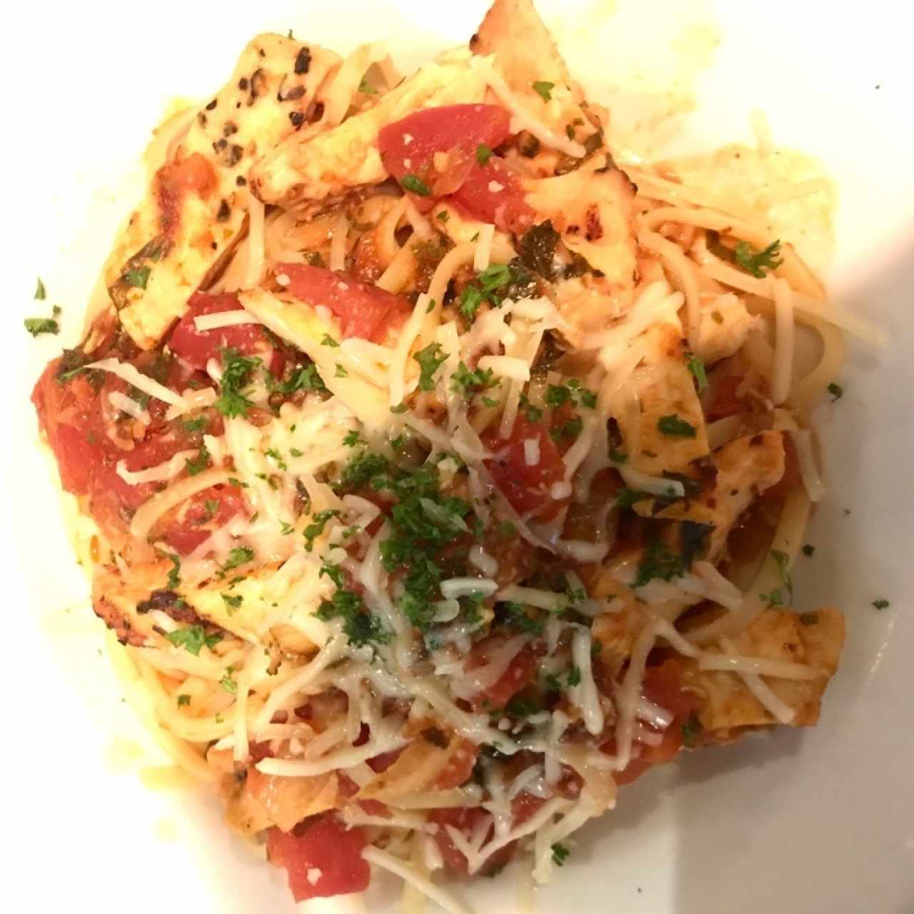 Pasta pomodoro con pollo