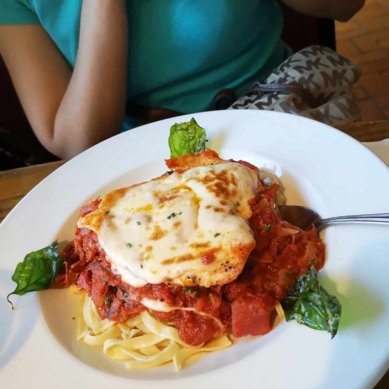 pasta con pollo y peperoni