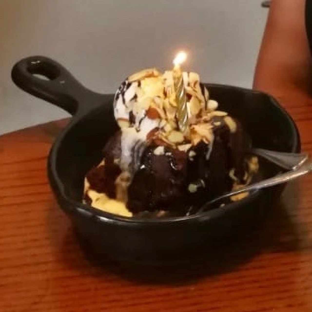 Brownie con helado