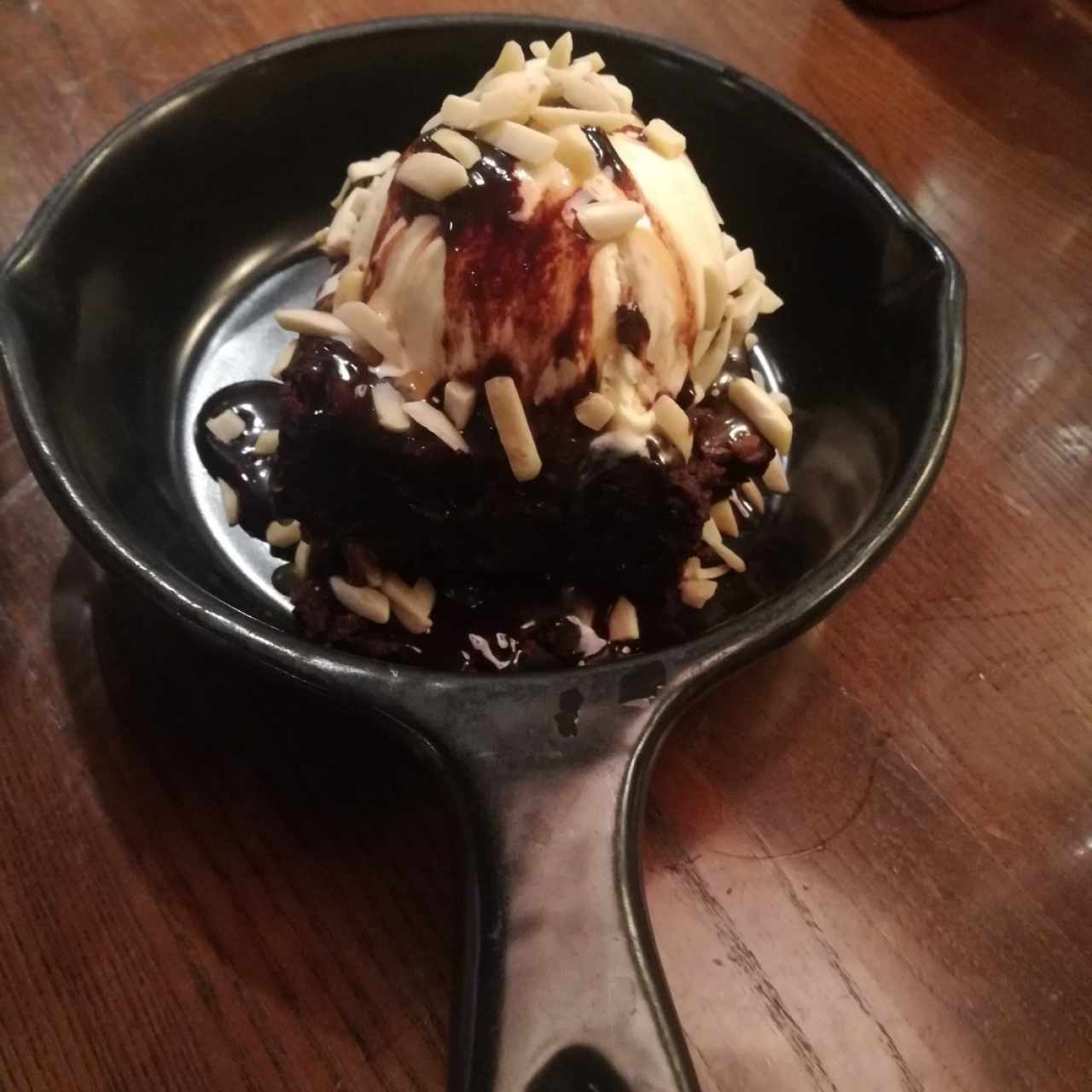 Brownie con helado