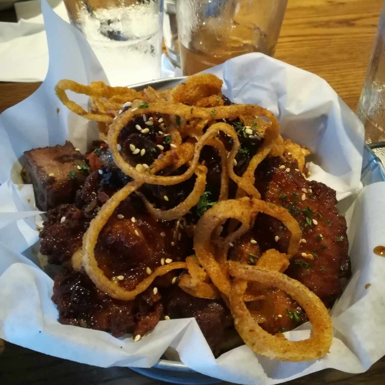 wings + costillitas de cerdo en salsa teriyaki