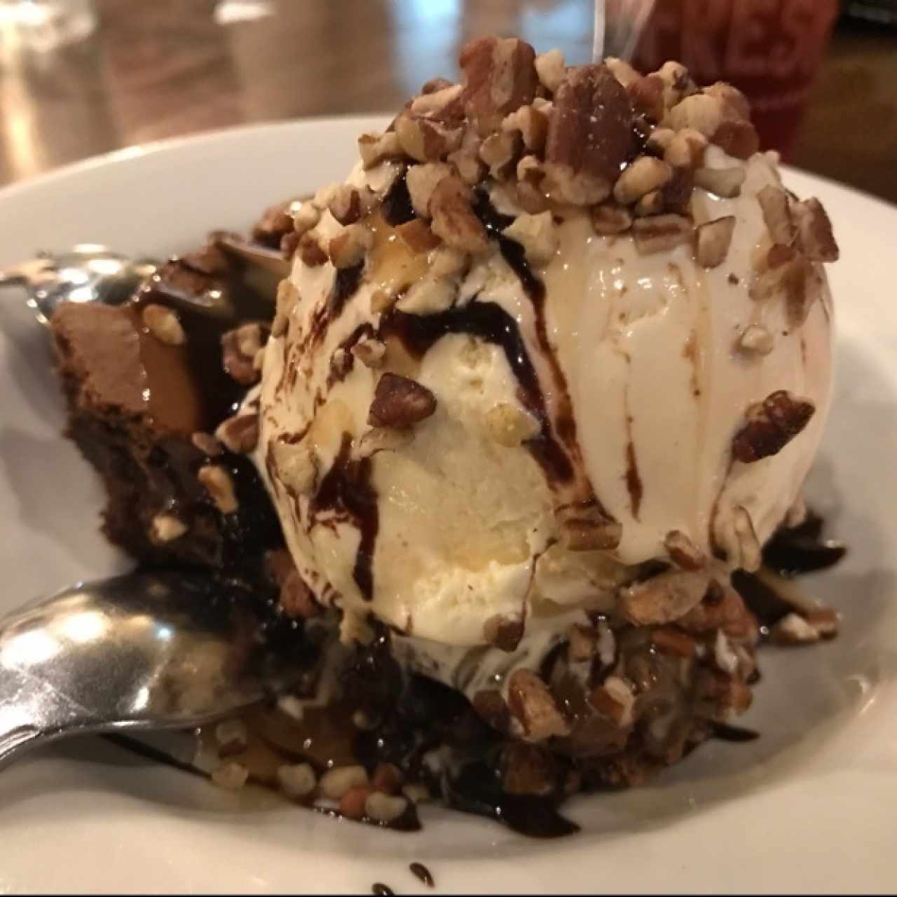 brownie con helado de vainilla 