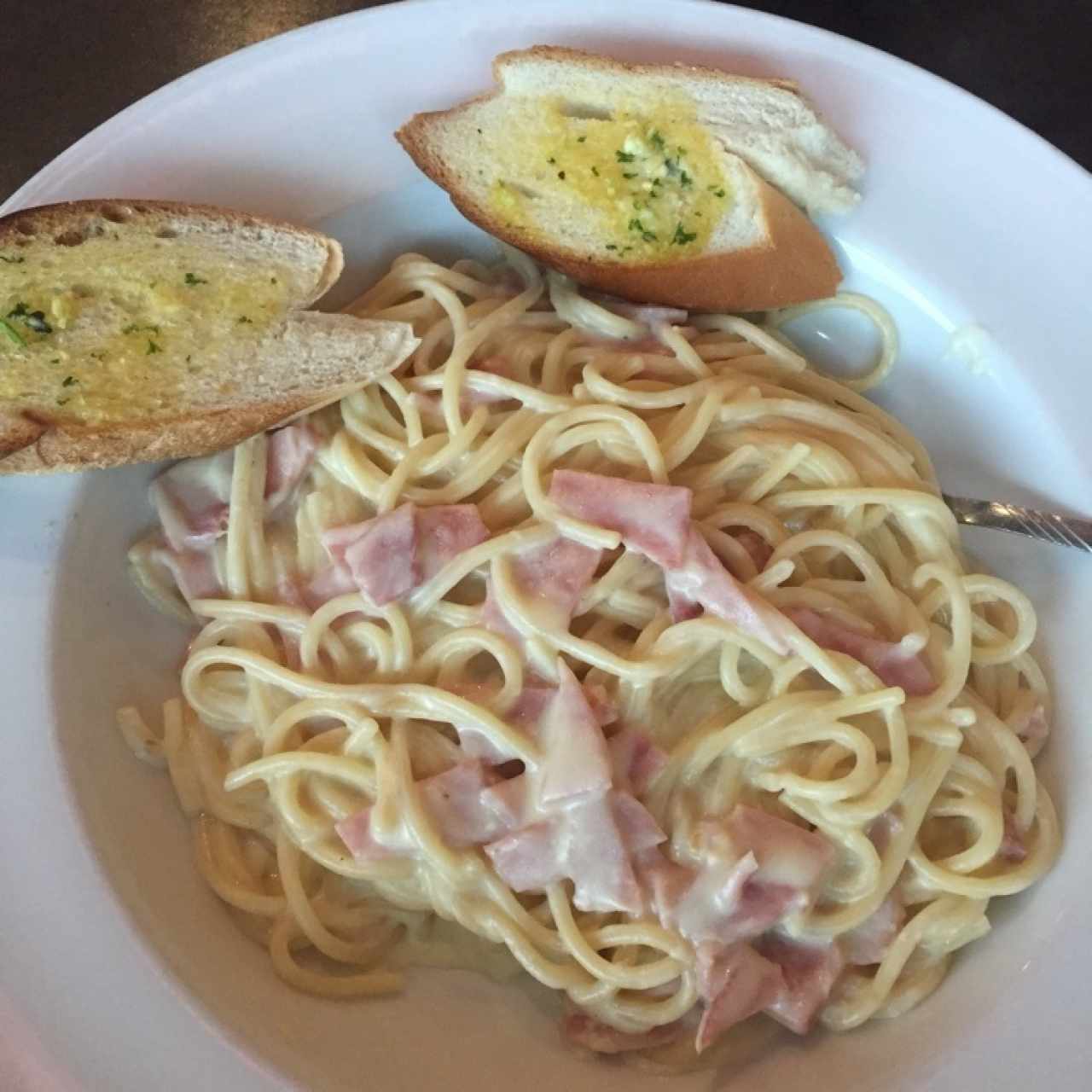 Spaghetti Alfredo con Jamon 