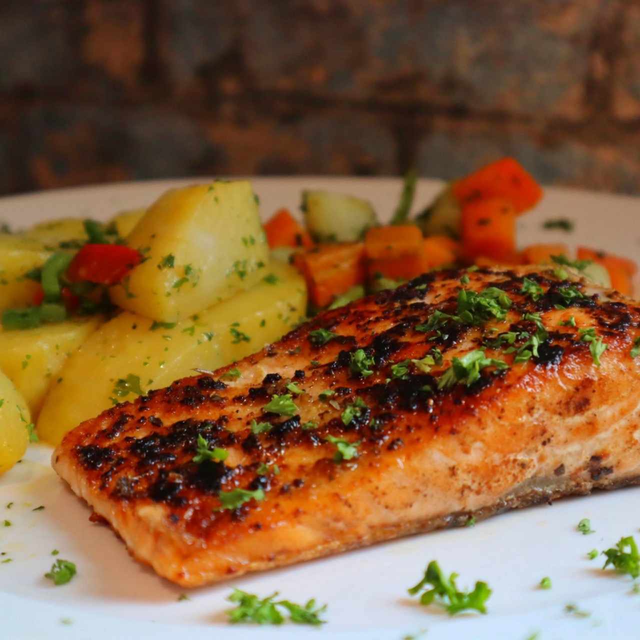 Filete de Salmón a la Plancha o al Ajillo