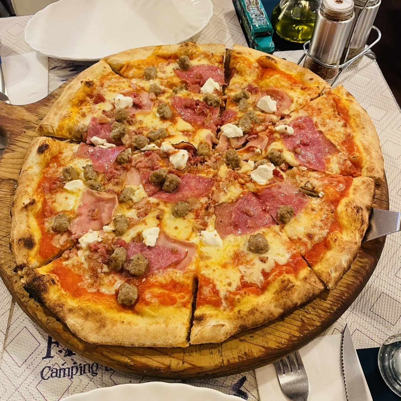 Pizzas - Pizza Gourmet 16"