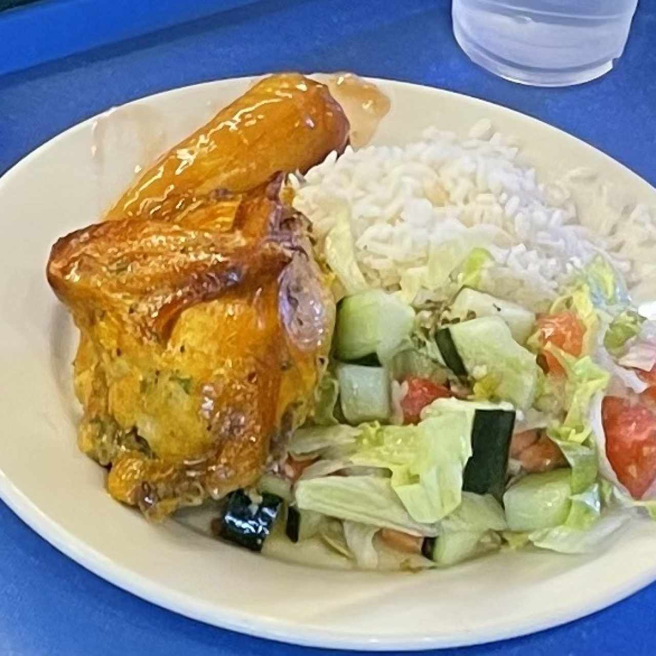 Pollo arroz ensalada