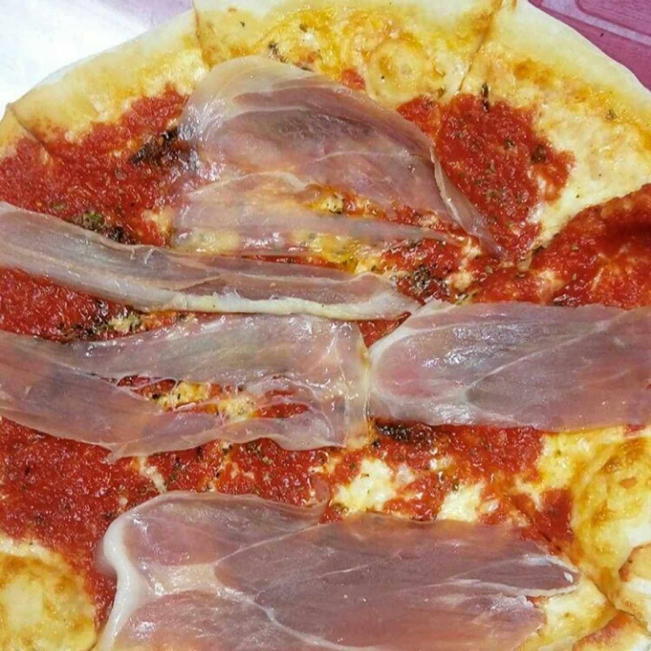 pizza con prosciutto crudo