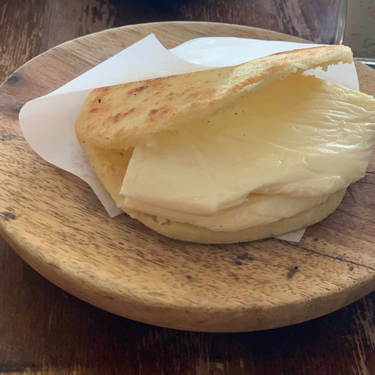 Arepa con queso de telita 