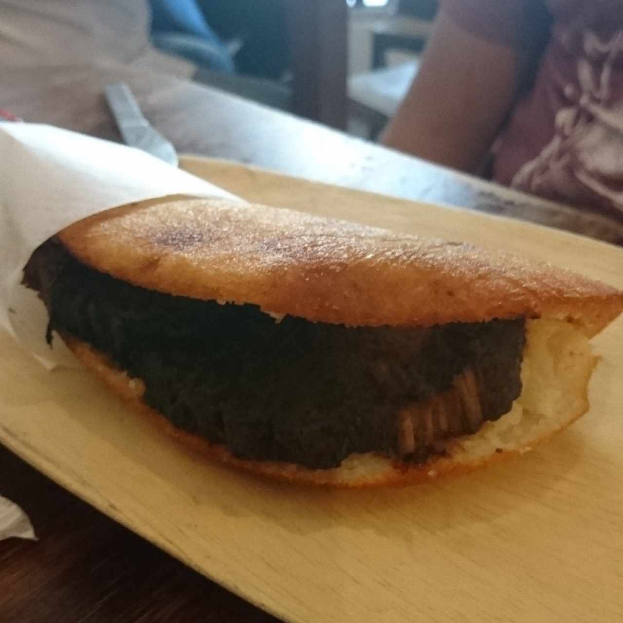 Empanada de asado negro