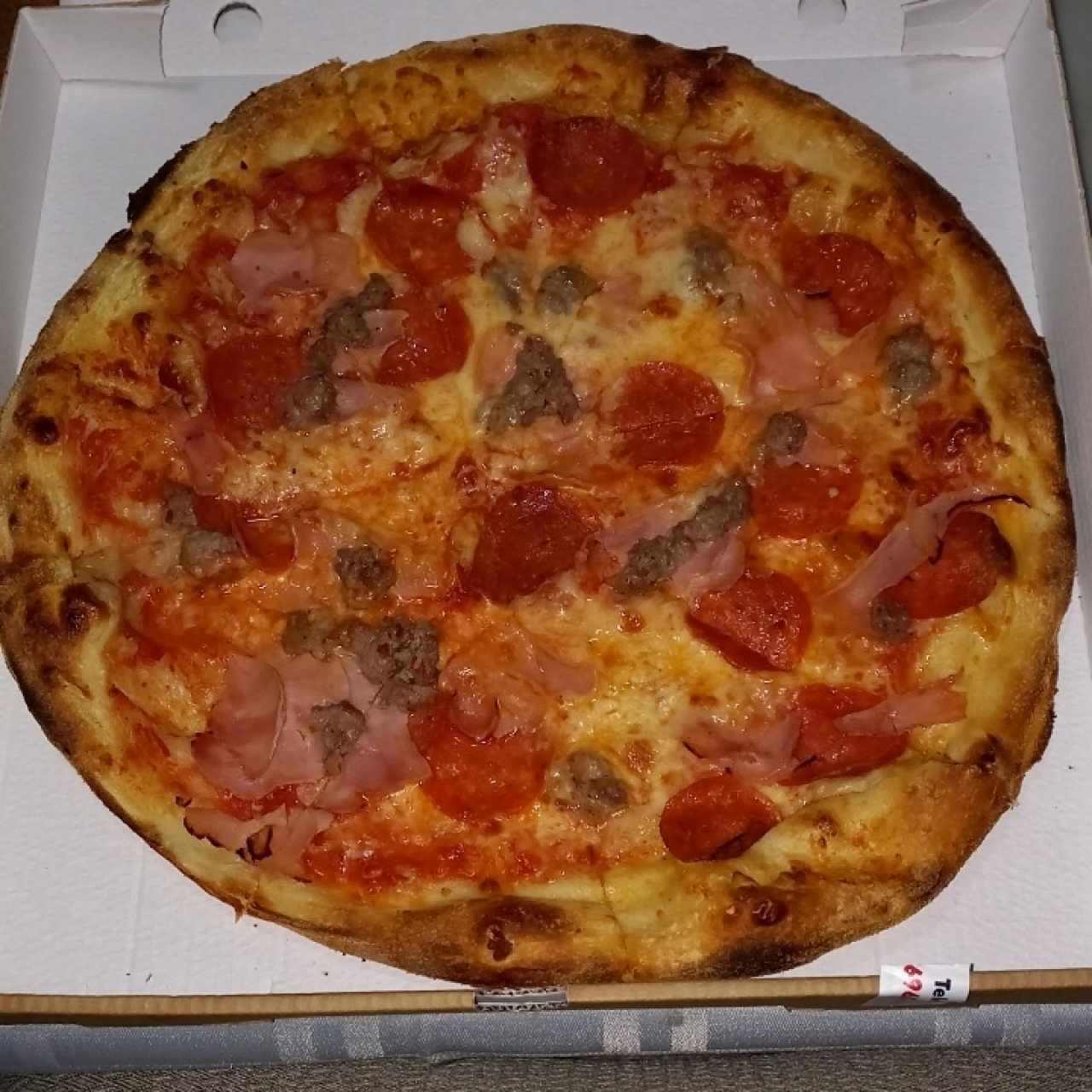 Pizzas Rojas - Carnivora