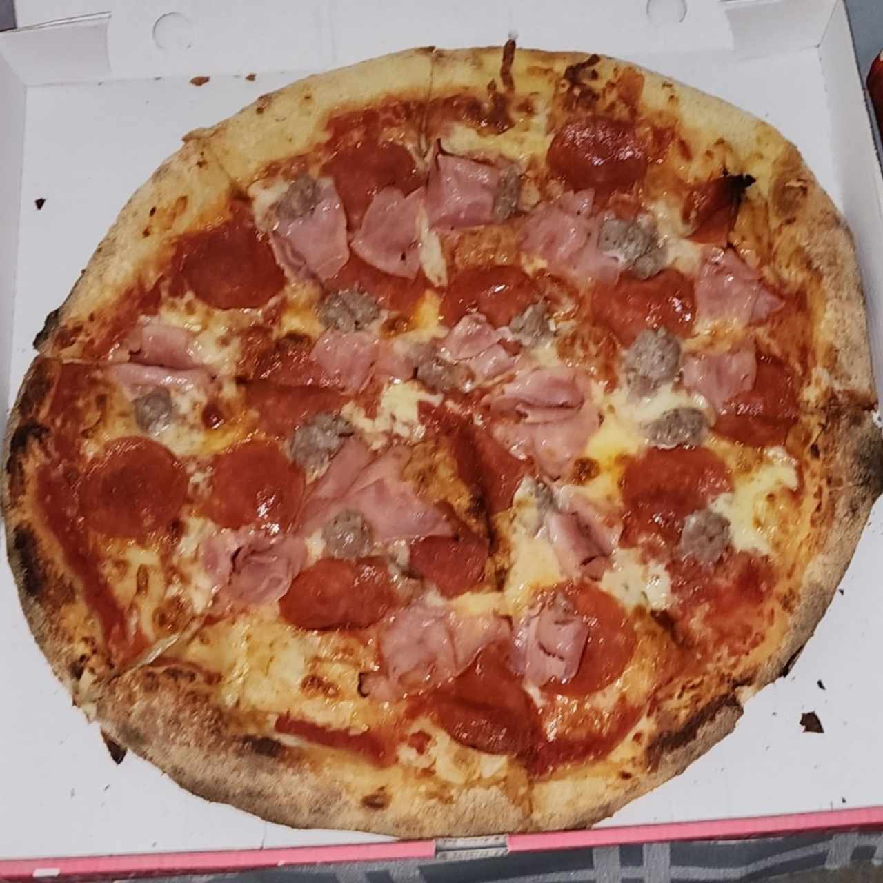 Pizzas Rojas - Carnivora