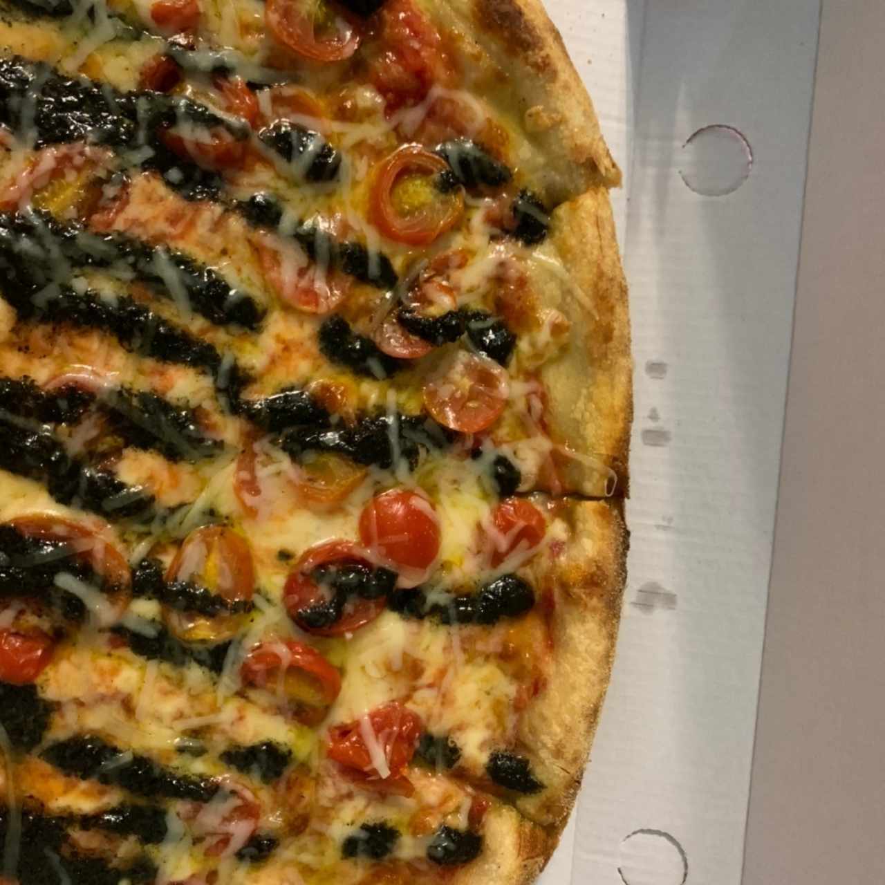 Pizzas Rojas - Pesto