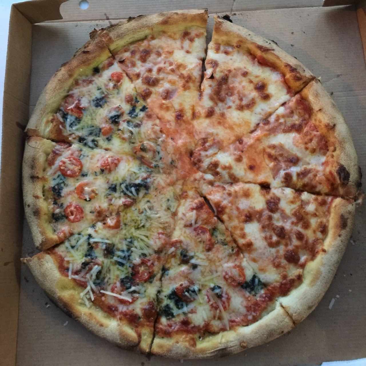 Pizza Pesto/Margherita con Jamon