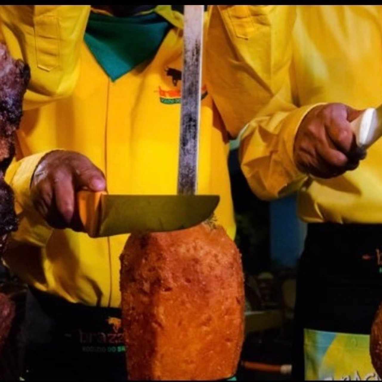 Piña con canela y cortes de carne